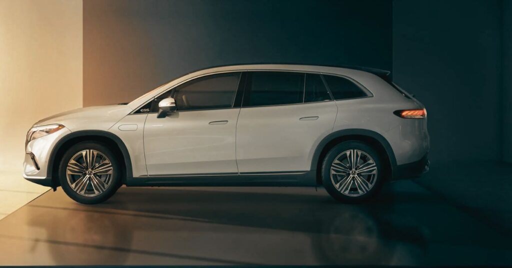 Mercedes EQS SUV